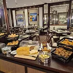 Wyndham Duisburger Hof 4* דיסבורג