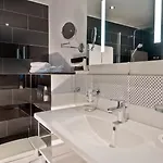 מלון Wyndham Duisburger Hof 4*
