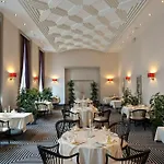 מלון Wyndham Duisburger Hof 4*