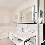 Wyndham Duisburger Hof 4* דיסבורג