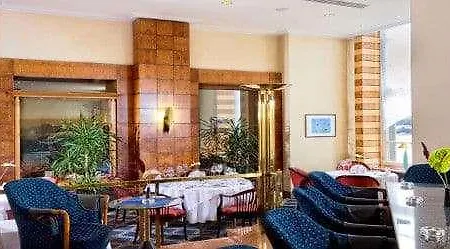 Wyndham Duisburger Hof Hotel 4*