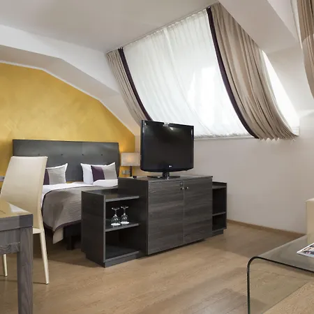 Hotel Wyndham Duisburger Hof 4*