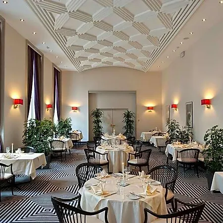 호텔 Wyndham Duisburger Hof 4*
