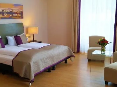 Hotell Wyndham Duisburger Hof 4*