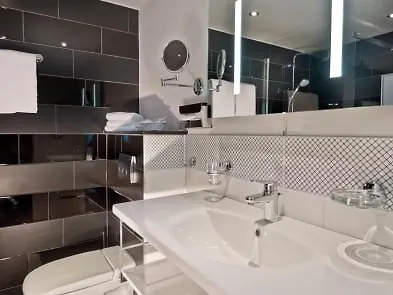 Hotel Wyndham Duisburger Hof 4*