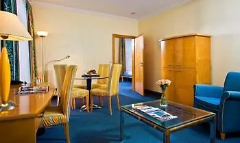 Wyndham Duisburger Hof Hotell 4*