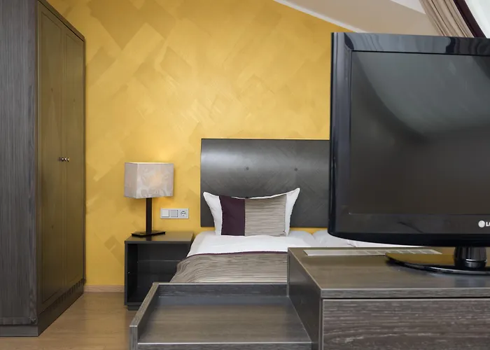 Hotell Wyndham Duisburger Hof 4*