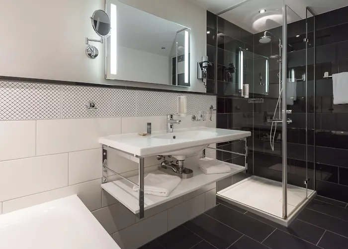 Wyndham Duisburger Hof Hotell 4*