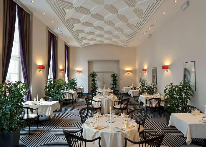 Hotell Wyndham Duisburger Hof 4*