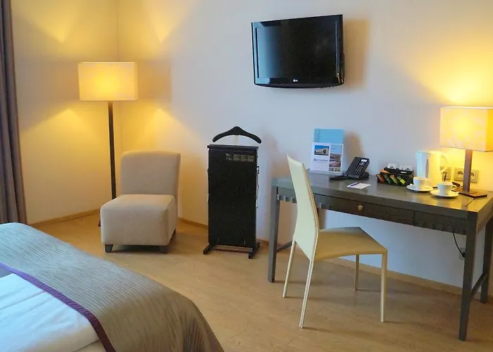 Hotel Wyndham Duisburger Hof 4*